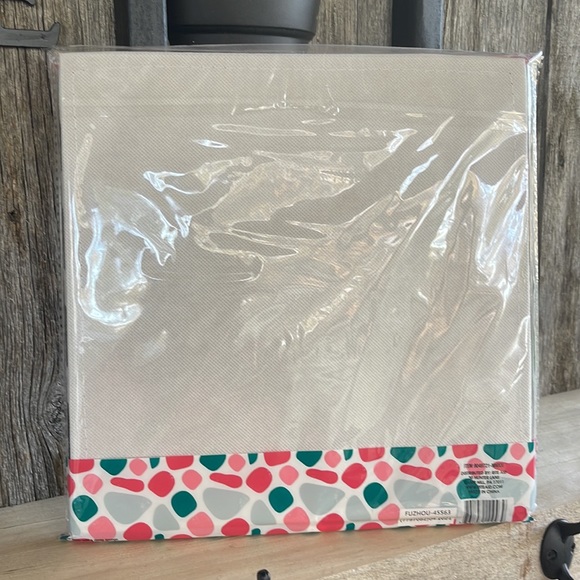 NWT Get Organized with this CuteBlack and White Chevron Stripes Storage Bin Cube - Picture 4 of 7